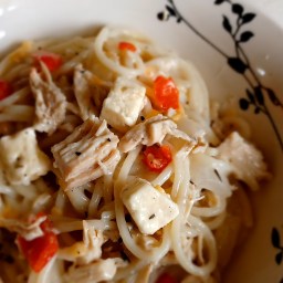 Cheesy Spaghetti with Feta, Peppadew and Chicken
