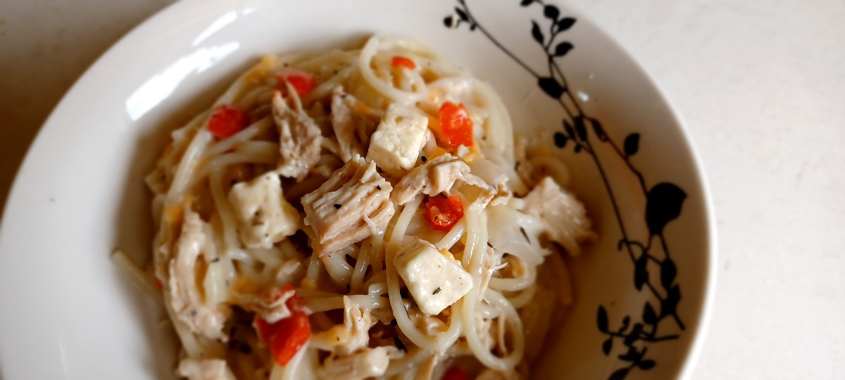 Cheesy Spaghetti with Feta, Peppadew and Chicken