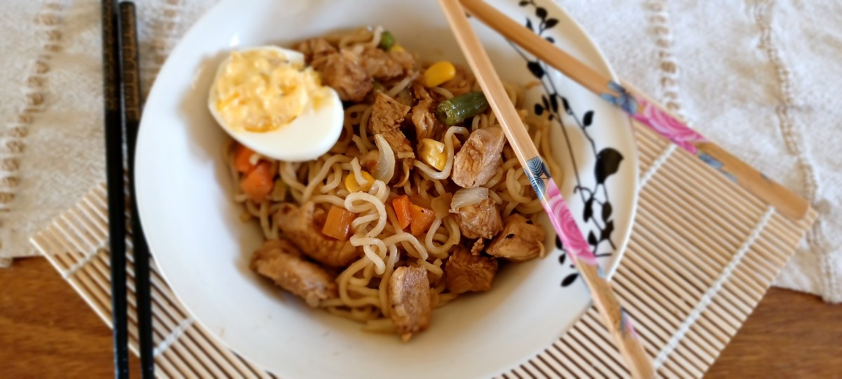 Sweet & Sticky Ramen noodle with Chicken and veggies: