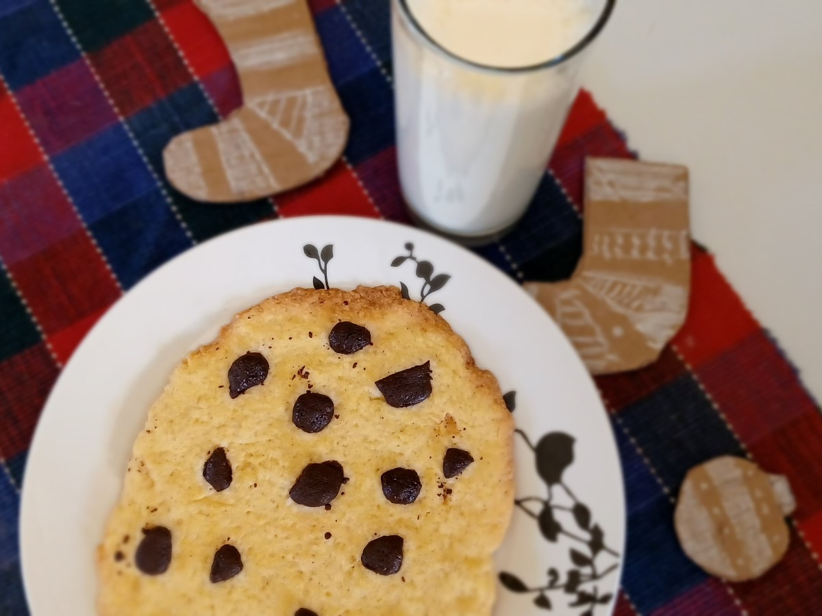 Santa’s Jumbo Choc Chip Cookie – Only 3 Ingredients!