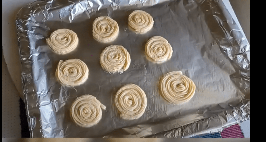 Only 4 ingredients and NO Eggs! – Soft Vanilla Cookies